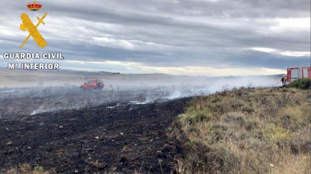 Un incendio quema 1,5 hectáreas de matorral y monte bajo en Miranda de Arga. GUARDIA CIVIL