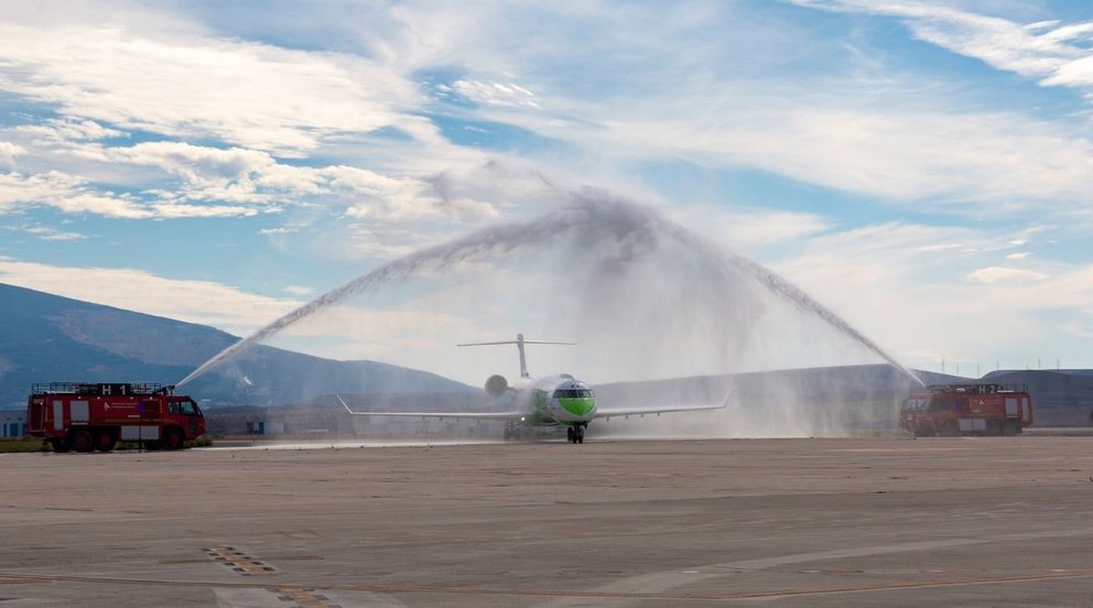 Inauguración de la conexión aérea con Canarias en el aeropuerto de Noáin GOBIERNO DE NAVARRA