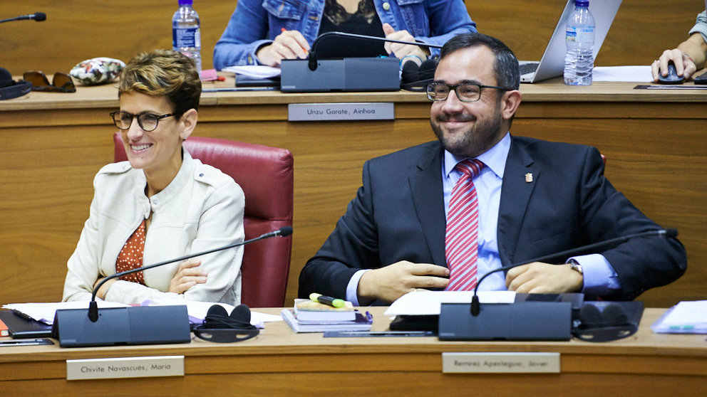 La presidenta del Gobierno de Navarra, María Chivite junto al consejero de Interior, Javier Remírez. PABLO LASAOSA 3