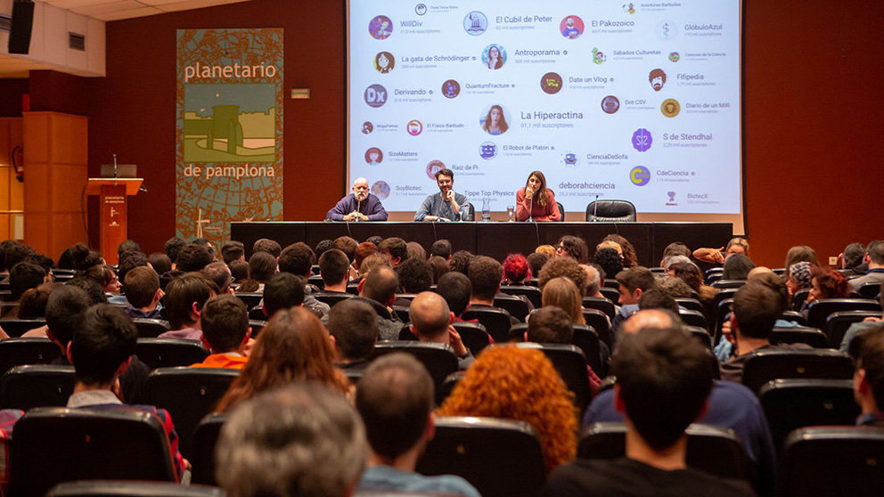 Encuentro de youtubers especializados en ciencia en el Planetario de Pamplona UPNA