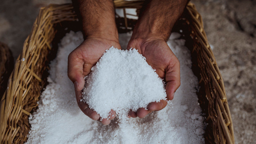 Un puñado de sal proveniente de las sierras de Urbasa y Andía. CEDIDA