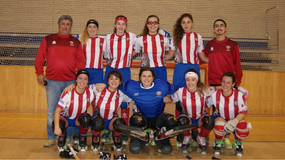 Equipo femenino de hockey patines de la UDC Rochapea IHP. Cedida.