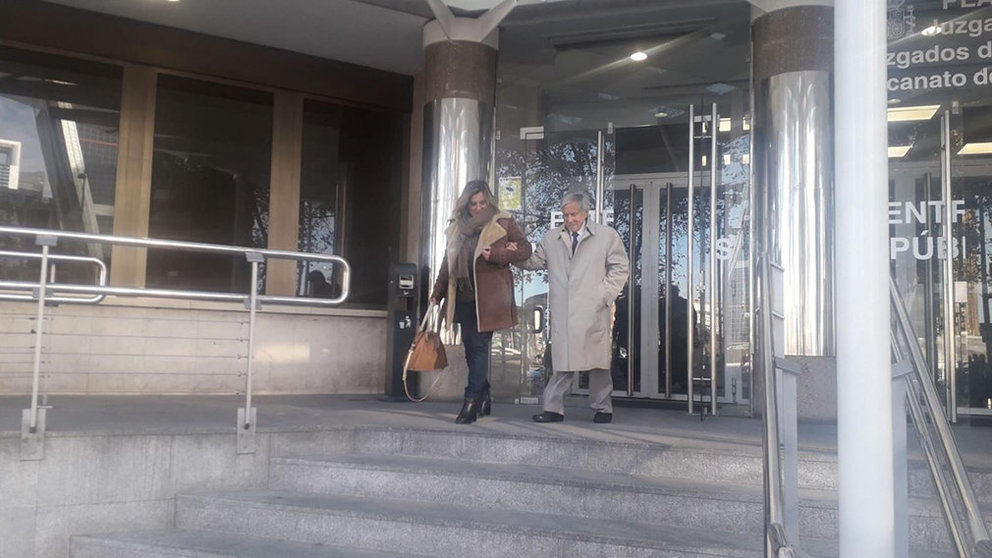 Vicente Moreda a la salida de los juzgados de Plaza de Castilla tras el juicio contra su nieta por okupar su casa en Madrid. EUROPA PRESS