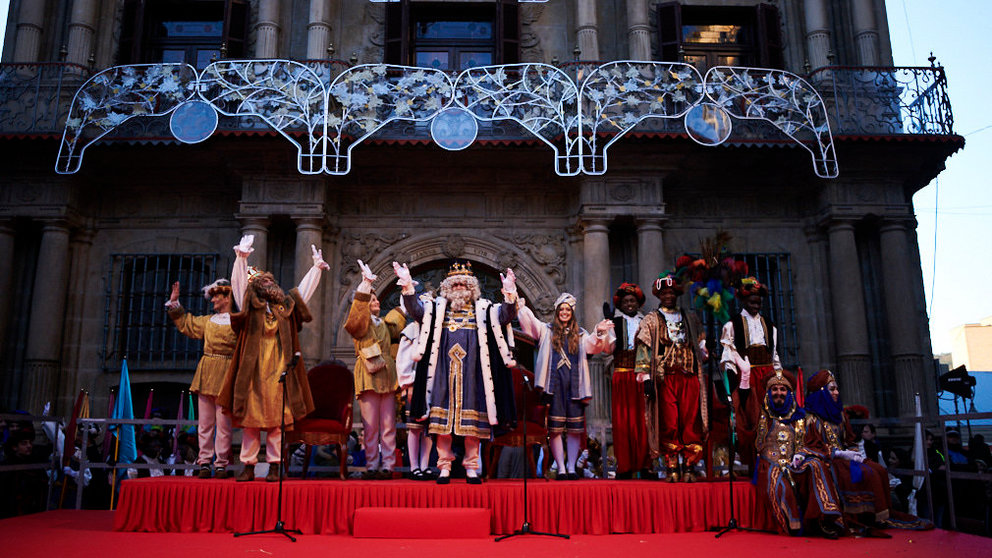 La llegada de los Reyes Magos a Pamplona a través de La Magdalena y el Portal de Francia. PABLO LASAOSA
