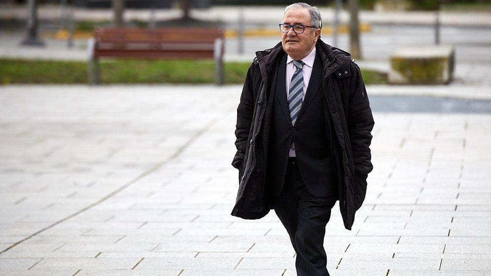 Luis Sabalza, presidente de Osasuna, acude al Palacio de Justicia para declarar en el juicio por el &#39;Caso Osasuna&#39; en el Palacio de Justicia de Pamplona. IÑIGO ALZUGARAY