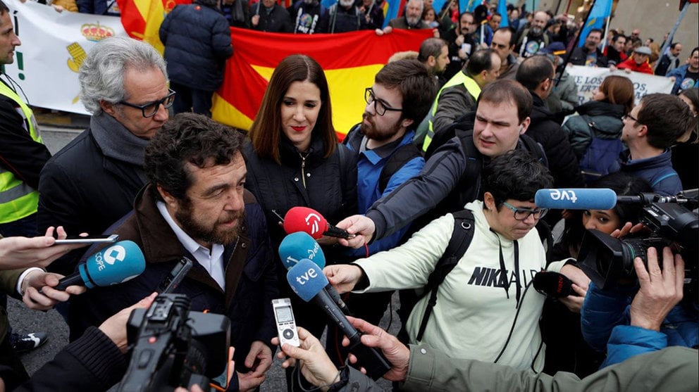 Miguel Gutiérrez, miembro de la gestora de Ciudadanos, durante la concentración frente a la Delegación del Gobierno, en Pamplona EUROPA PRESS