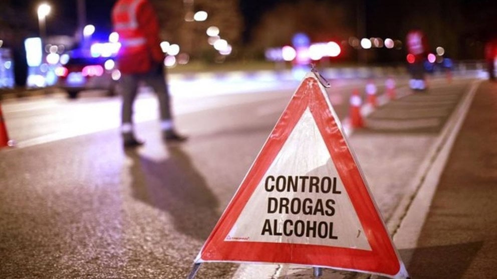 Control de drogas y alcohol de la Policía Foral en una carretera navarra POLICÍA FORAL