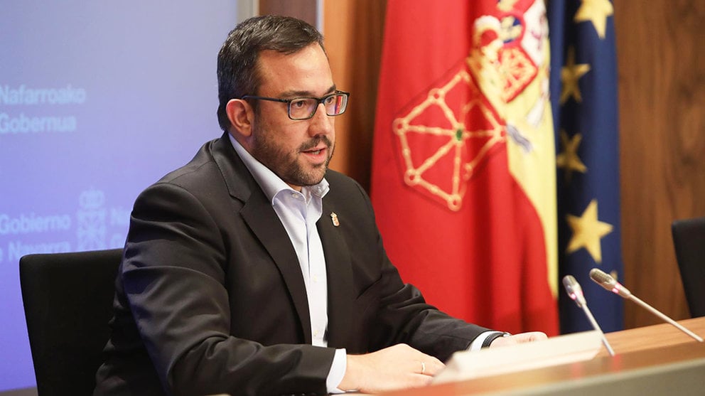 El vicepresidente del Gobierno de Navarra Sr. Remírez en el Palacio de Navarra. Europa Press.