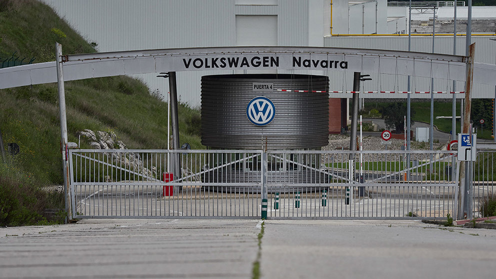 Vista de la puerta 4 de la fábrica de Volkswagen Navara regresa a la actividad por turnos y con total normalidad en lo que es una vuelta progresiva al trabajo de producción planificado antes de la entrada en vigor de las normas de confinamiento por coronavirus, COVID-19, marcadas por el Gobierno de España a raíz del Estado de Alarma. En Pamplona, Navarra, España. A 27 de abril de 2020.

Vista de la puerta 4 de la fábrica de Volkswagen Navara regresa a la actividad por turnos y con total normalidad en lo que es una vuelta progresiva al trabajo de producción planificado antes de la entrada en vigor de las normas de confinamiento por coronavirus, COVID-19, marcadas por el Gobierno de España a raíz del Estado de Alarma. En Pamplona, Navarra, España. A 27 de abril de 2020.


27/4/2020