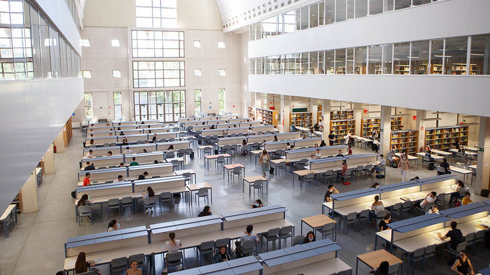 El aulario y la biblioteca de la Universidad Pública de Navarra (UPNA) acogen los exámenes de la EvAU de 2020 en Pamplona. FOTO UPNA (15)
