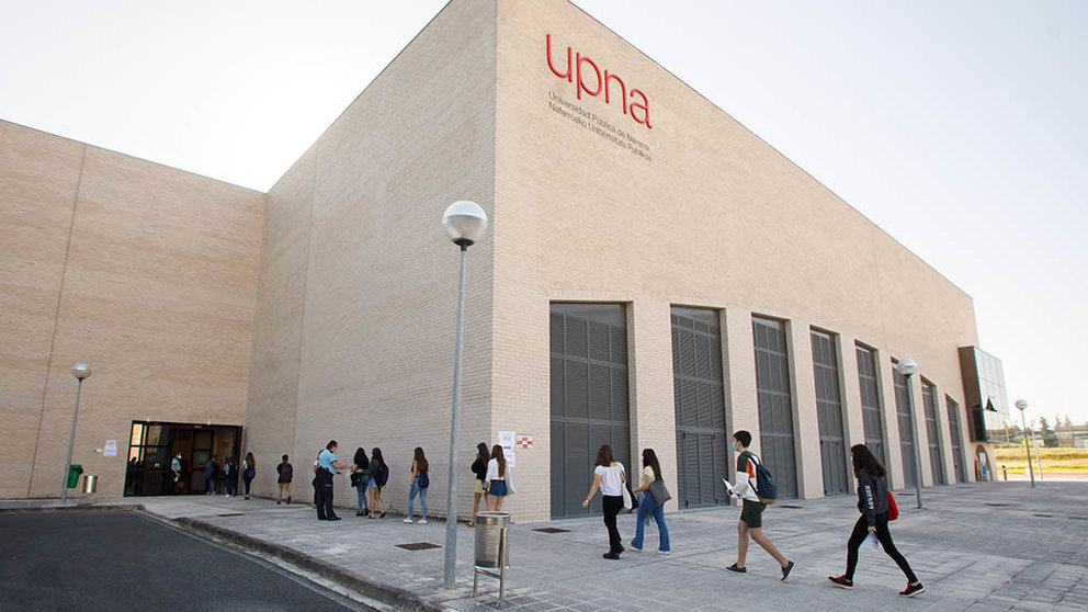 El polideportivos y el edificio El Sario de la Universidad Pública de Navarra (UPNA) acoge los exámenes de la EvAU de 2020. FOTO UPNA (35)
