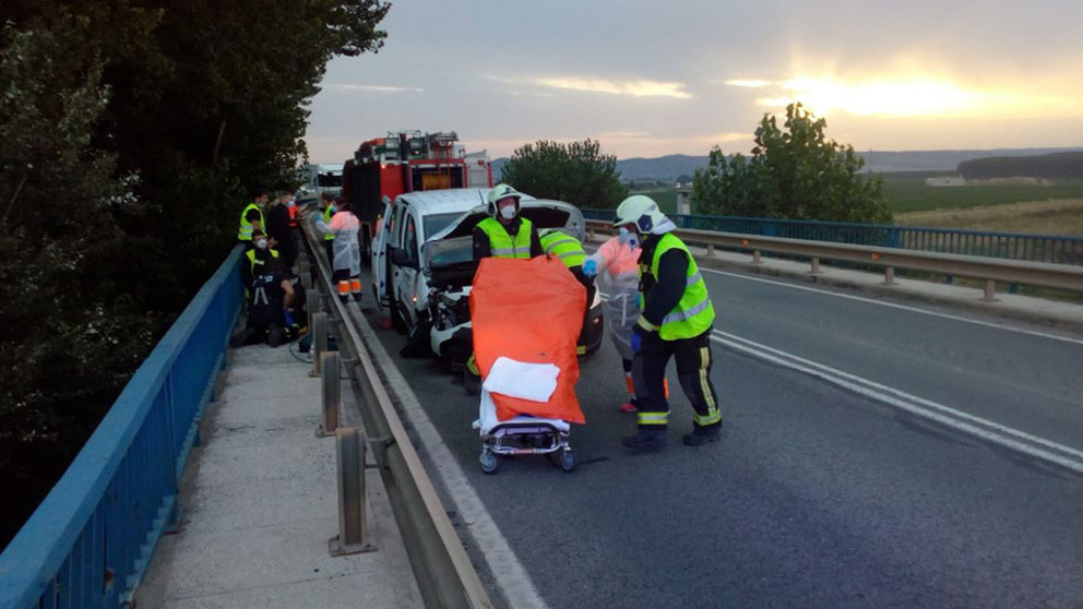 Tres heridos en un accidente de tráfico en Castejón. TWITTER BOMBEROS