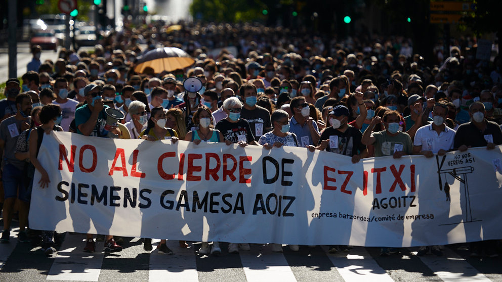 Manifestación en Pamplona para protestar en contra del cierre de la planta de Siemens Gamesa de Aoiz. PABLO LASAOSA