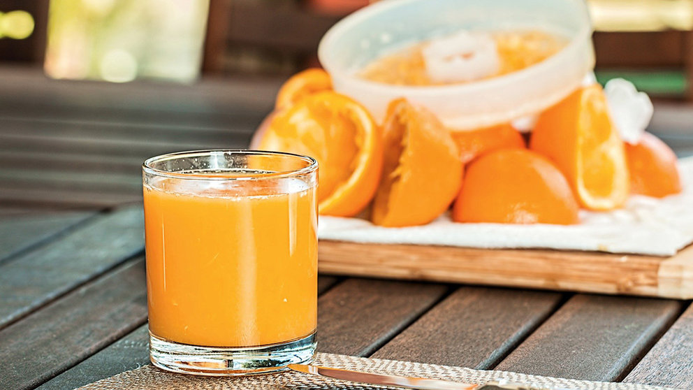 Un vaso de zumo de naranja recién exprimido. ARCHIVO