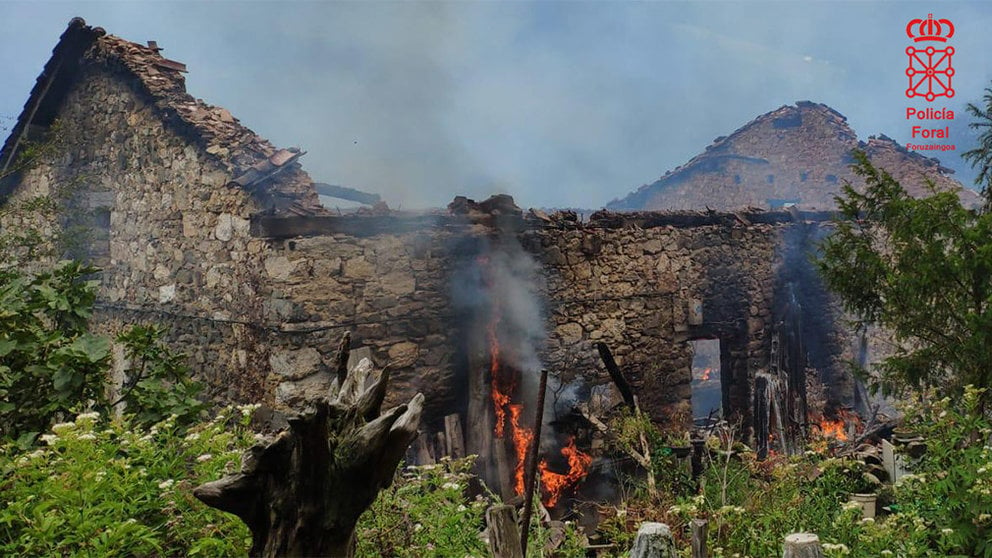 El caserío incendidado en Goizueta POLICÍA FORAL