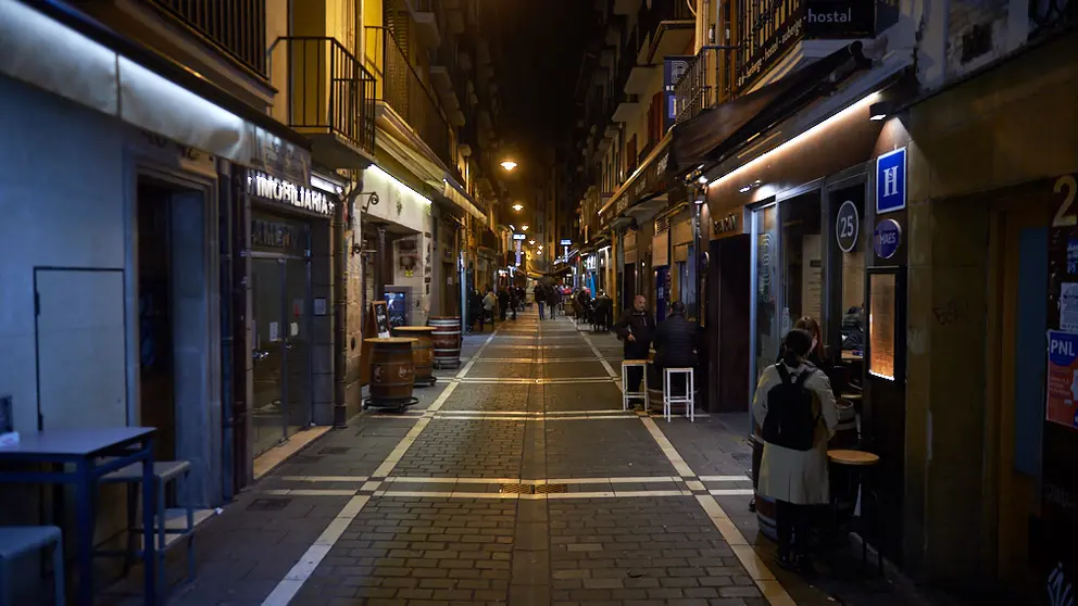 El primer Juevincho en Pamplona bajo las nuevas restricciones debido a la segunda ola del coronavirus. MIGUEL OSÉS