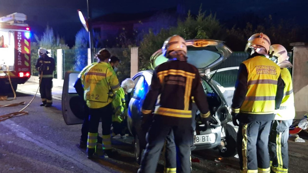 Accidente donde ha resultado herida una conductora en Beriáin BOMBEROS DE NAVARRA