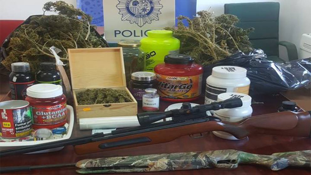 Sustancias y armas localizadas en el desmantelamiento de nuevo de otro punto negro de venta de droga en Tudela. POLICÍA NACIONAL