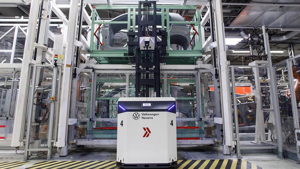 Volkswagen incorpora nuevas máquinas al taller de chapistería. VOLKSWAGEN NAVARRA