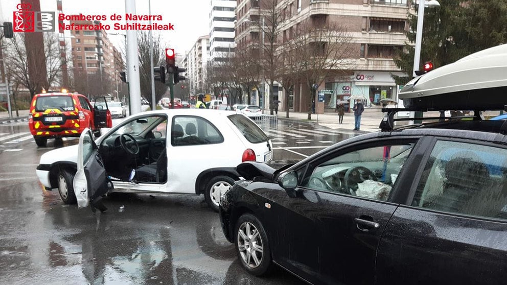 Imagen del accidente en la calle Pío XII. BOMBEROS DE NAVARRA