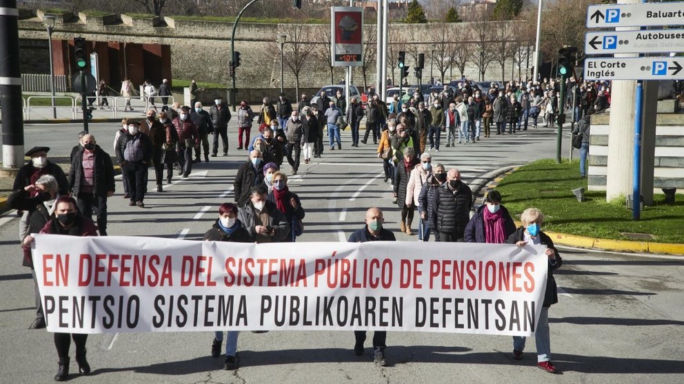 Manifestación en Pamplona en defensa del sistema público de pensiones. EDUARDO SANZ/EP