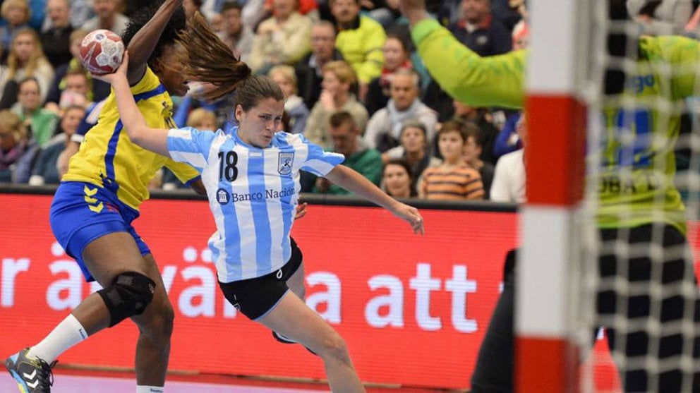Macarena Sans con la camiseta de la selección argentina. @NoticiasAcequia.