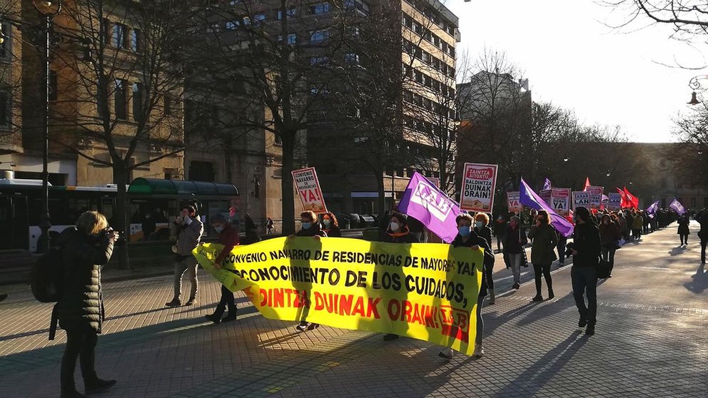 Manifestación de LAB para pedir un convenio de las residencias de mayores en Navarra. EUROPA PRESS