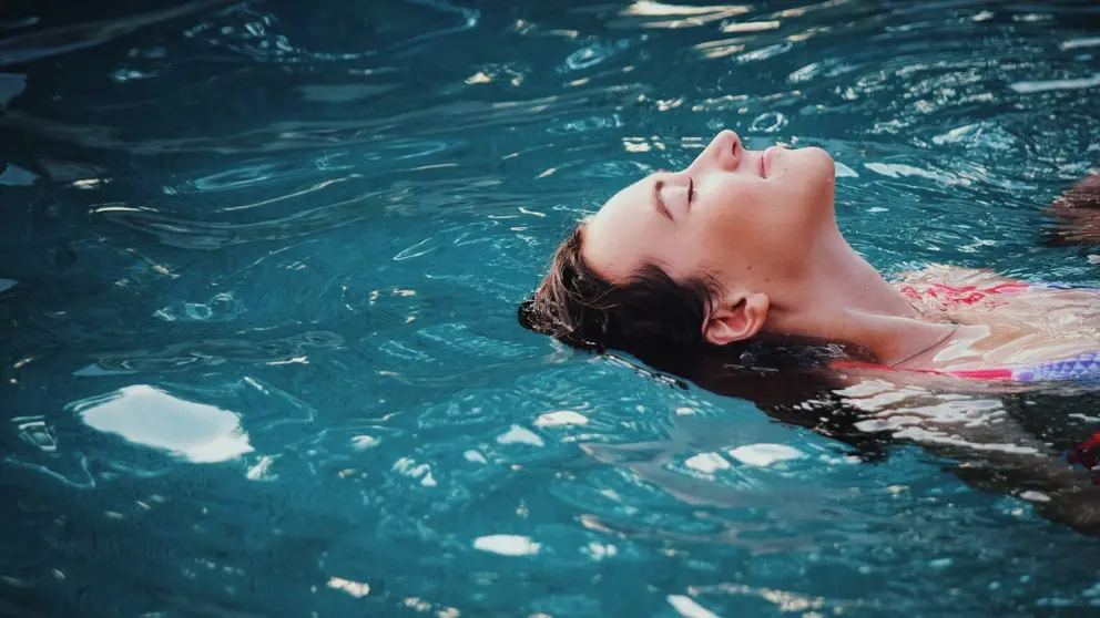 Una mujer en un jacuzzi. ARCHIVO