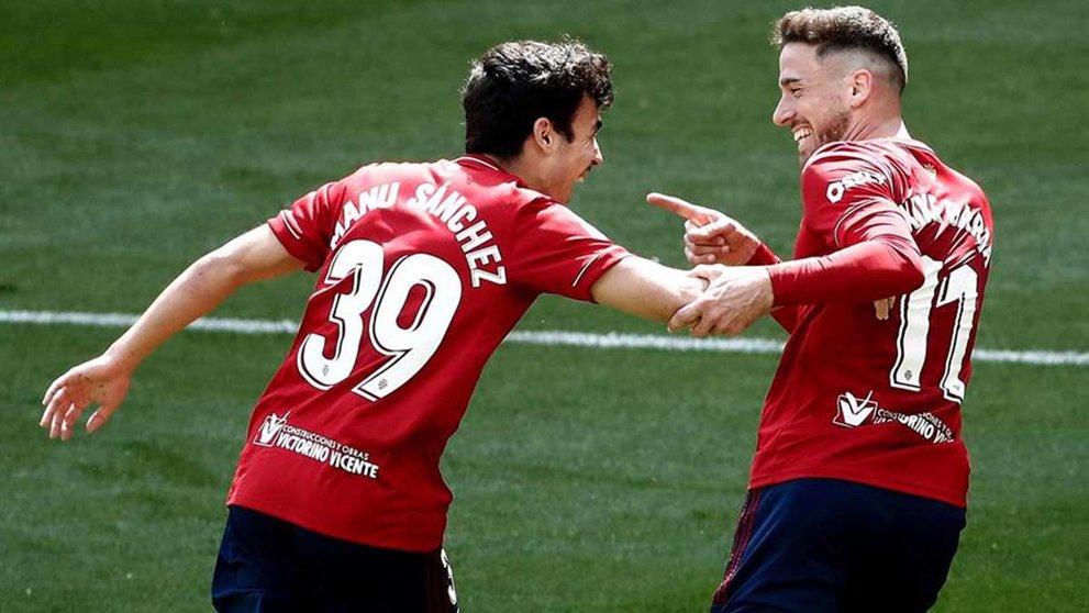 Partido entre Osasuna y Elche disputado este domingo en el Estadio de El Sadar de Pamplona. EFE/Jesús Diges