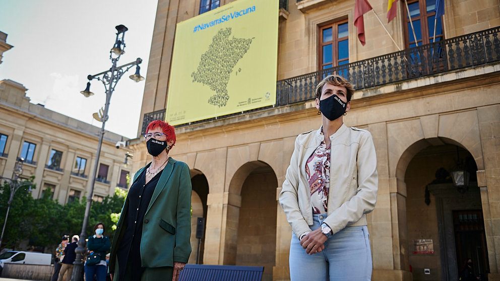 La presidenta del Gobierno de Navarra, María Chivite y la consejera de Salud, Santos Indurain, presentan la campaña '#NavarraSeVacuna'. PABLO LASAOSA
