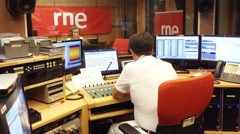 Un estudio de la emisora RNE en Pamplona. Navarra.com