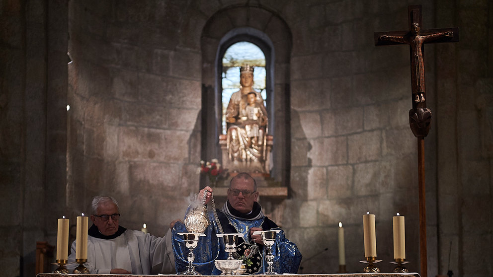 La Vírgen de Éfeso visita el Monasterio de Leyre durante su ruta por Navarra para terminar en Santiago de Compostela. PABLO LASAOSA