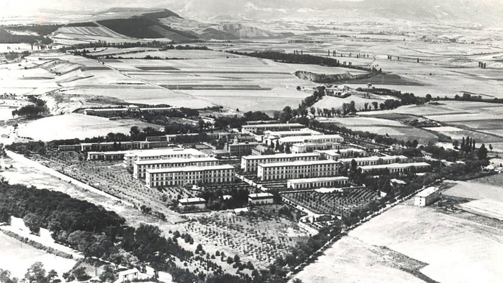 Vista aéra del Hospital Provincial. Archivo Municipal de Pamplona (Autor desconocido)