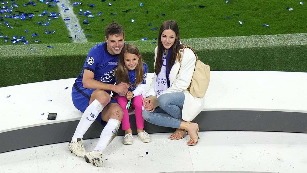 29 May 2021, Portugal, Porto: Chelsea's Cesar Azpilicueta and his family celebrate after wining the UEFA Champions League final soccer match against Manchester City at the Estadio do Dragao. Photo: Adam Davy/PA Wire/dpa
29/5/2021 ONLY FOR USE IN SPAIN
