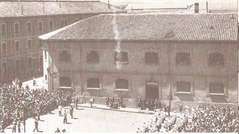 Chupinazo de San Fermín en 1952. Libro 'Pamplona calles y barrios' del doctor Arazuri.
