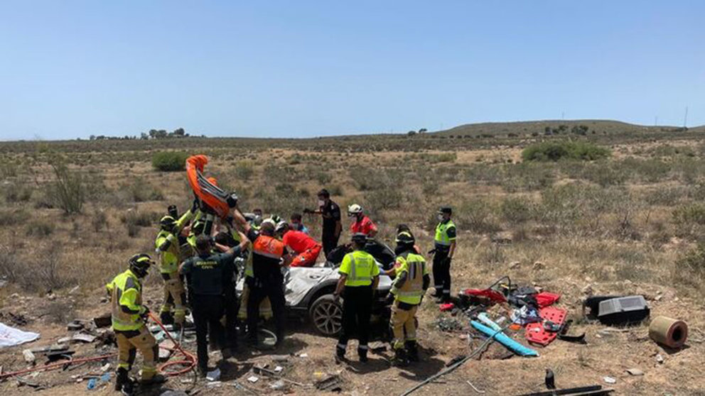 Estado del vehículo siniestrado, en el accidente ocurrido entre Níjar y San Isidro en el que han fallecido María Zorrilla y Francisco Javier Perales. DIARIO DE ALMERIA