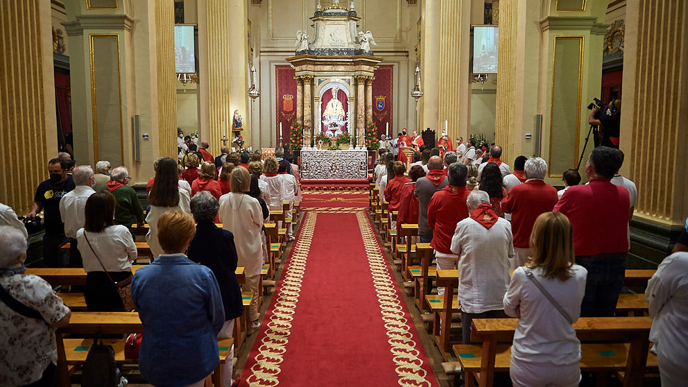 Misa solemne en honor a San Fermín presidida por el arzobispo de Pamplona, Francisco Pérez. PABLO LASAOSA