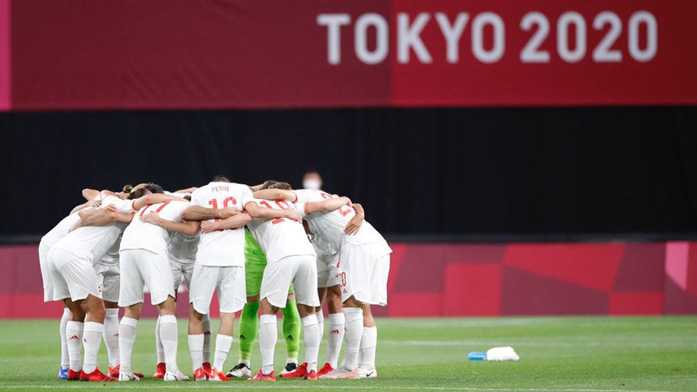 Los jugadores de España, minutos antes del inicio del primer partido en los Juegos Olímpicos de Tokyo.