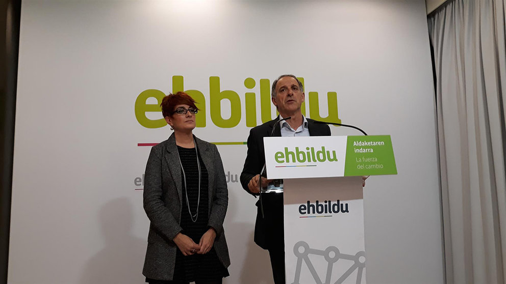 Adolfo Araiz y Bakartxo Ruiz, parlamentarios de EH Bildu. EUROPA PRESS
