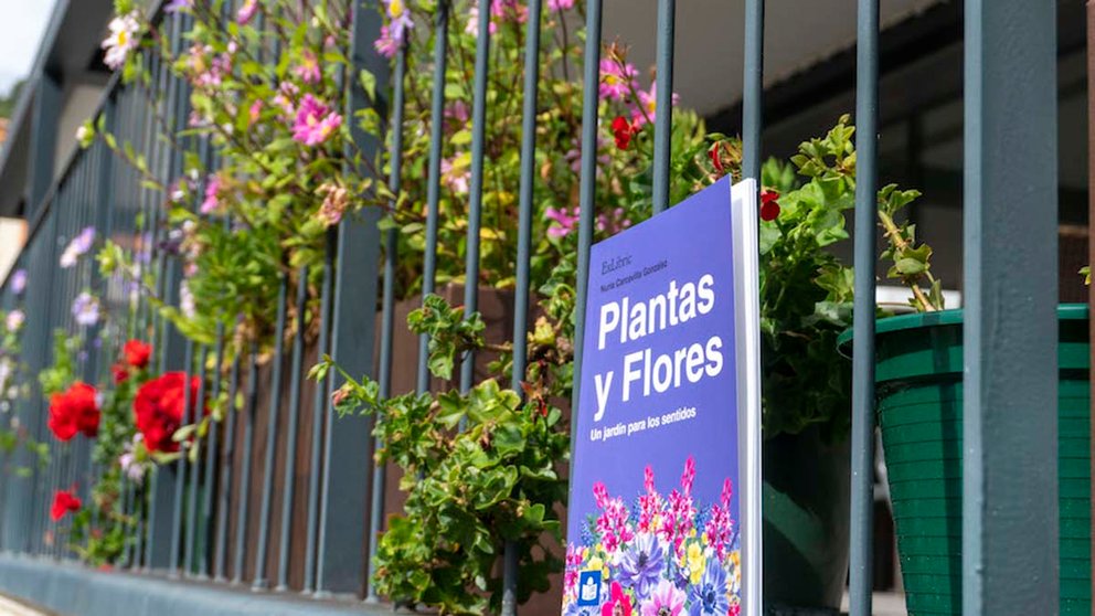 'Plantas y flores', el libro que ayuda a recordar a las personas con Alzheimer. CEDIDA