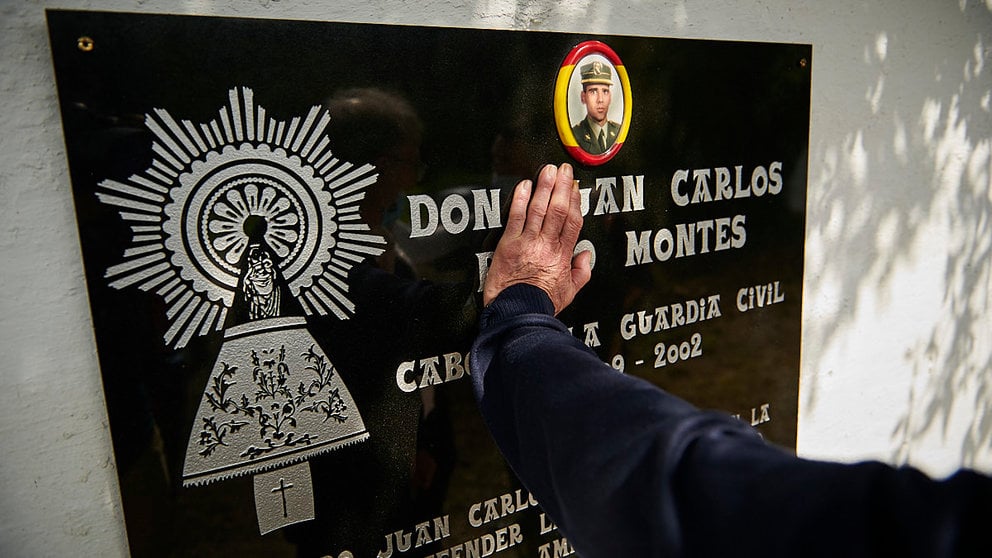 Acto homenaje al guardia civil Juan Carlos Beiro asesinado hace 19 años en Leiza por la banda terrorista ETA. PABLO LASAOSA