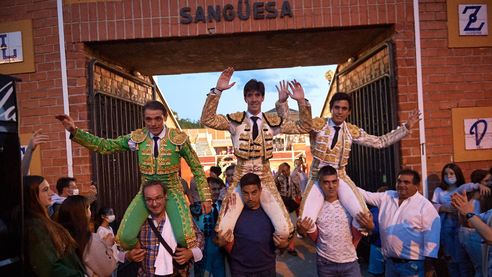 Corrida de toros en Sangüesa con animales de la ganadería de Los Derramaderos para los diestros Sánchez Vara, Esaú Fernández y El Adoureño. MIGUEL OSÉS