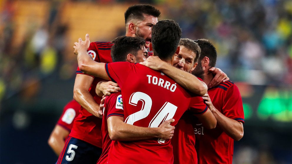 Los jugadores rojillos celebran el gol de Lucas Torró en Villarreal. @CAOsasuna.