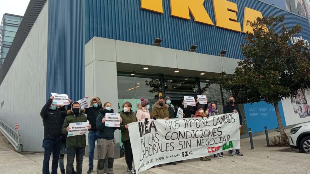 CCOO y ELA exigen mantener las condiciones de trabajo en IKEA Pamplona. CEDIDA