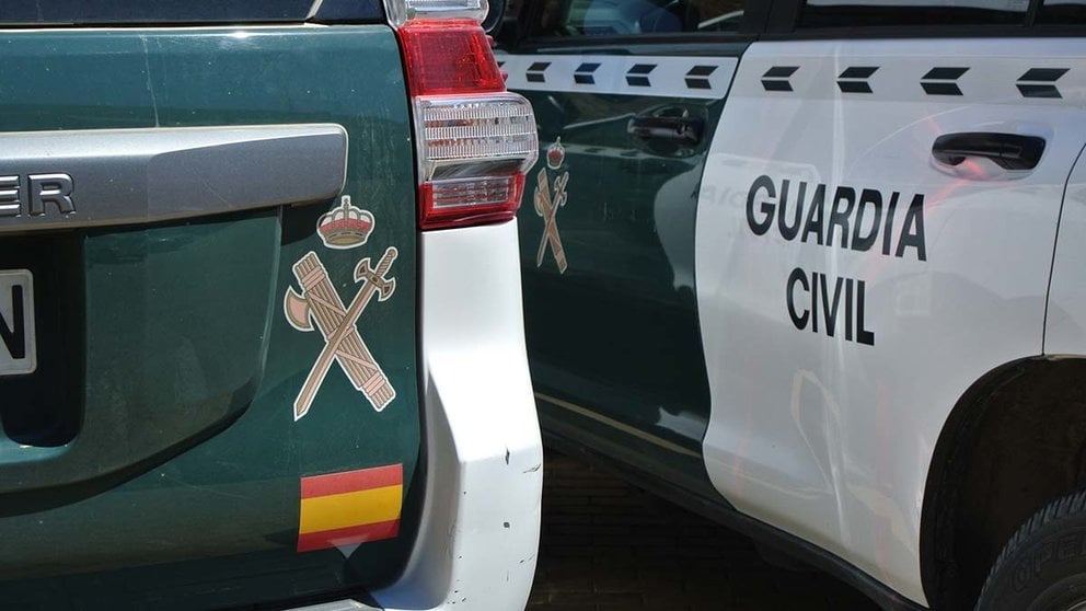 Dos coches patrulla de la Guardia Civil. EP