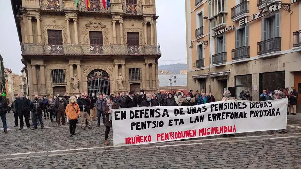 Concentración en Pamplona del Movimiento de Pensionistas de Euskal Herria
ESPAÑA EUROPA SOCIEDAD NAVARRA
NAFARROAKO PENTSIONISTAK MARTXAN