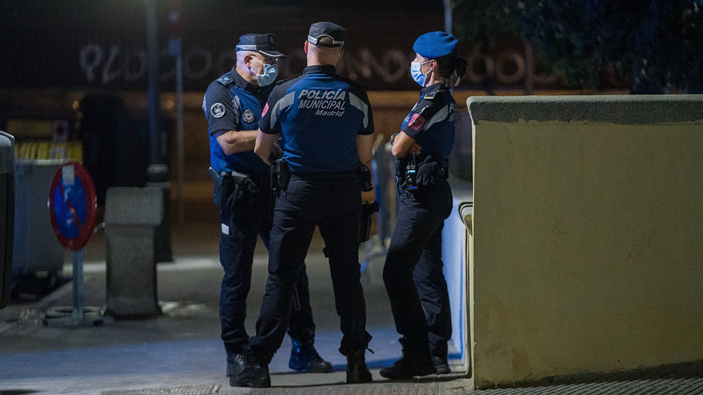 Imagen de archivo de tres agentes de la Policía Municipal de Madrid. EUROPA PRESS