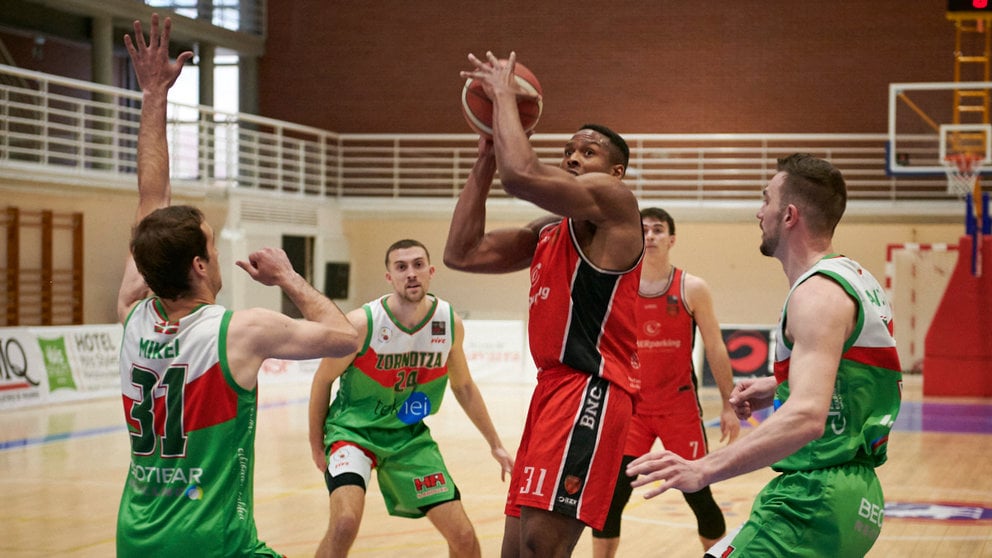 El Basket Navarra se enfrenta al Zornotza en Pamplona. PABLO LASAOSA