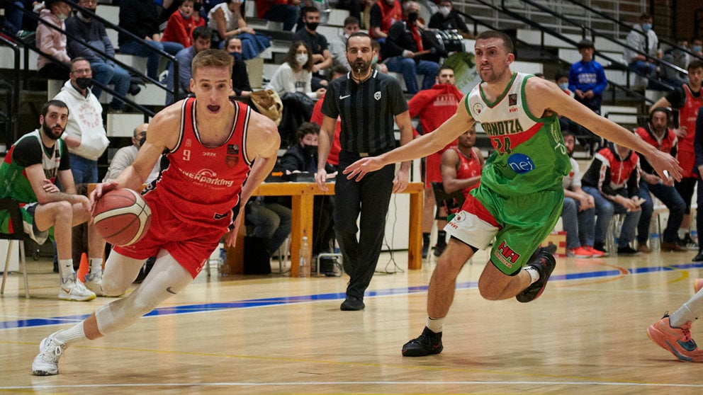 El Basket Navarra se enfrenta al Zornotza en Pamplona. PABLO LASAOSA