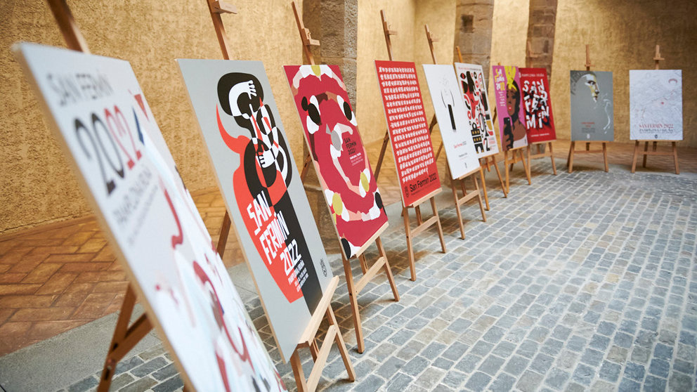 Presentación de los 10 carteles finalistas para San Fermín. PABLO LASAOSA